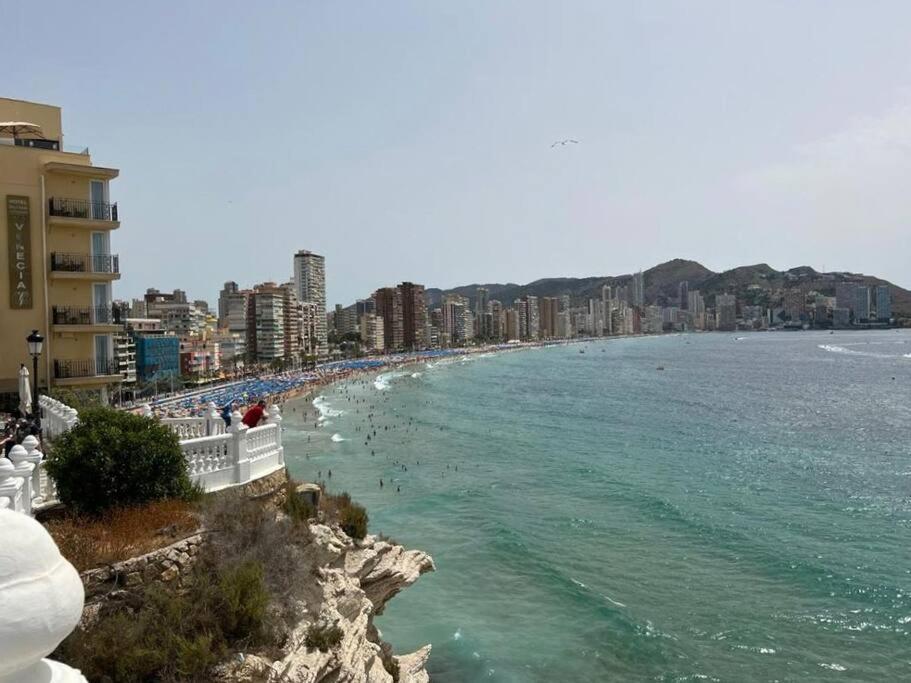 Apartamento Centrico Y En Primera Linea De Playa Apartment Benidorm Bagian luar foto