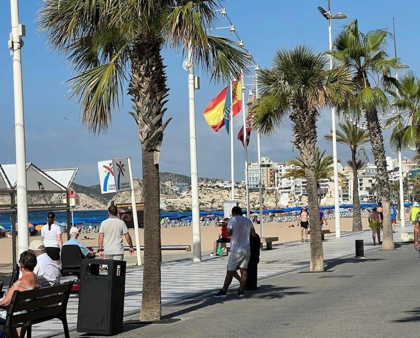 Apartamento Centrico Y En Primera Linea De Playa Apartment Benidorm Bagian luar foto