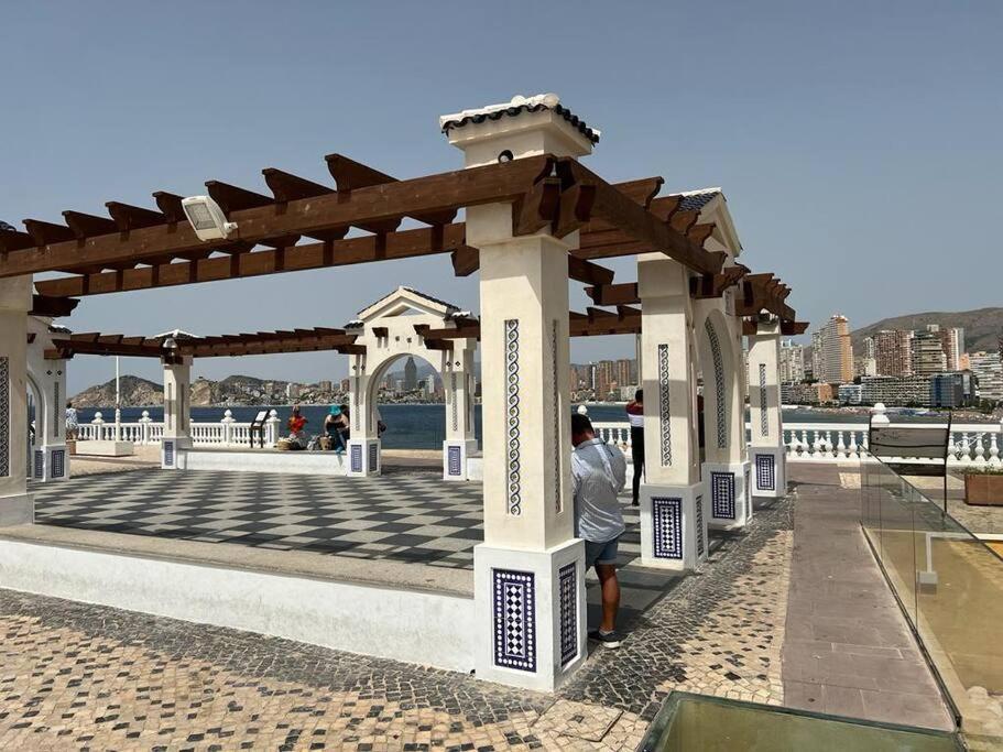 Apartamento Centrico Y En Primera Linea De Playa Apartment Benidorm Bagian luar foto